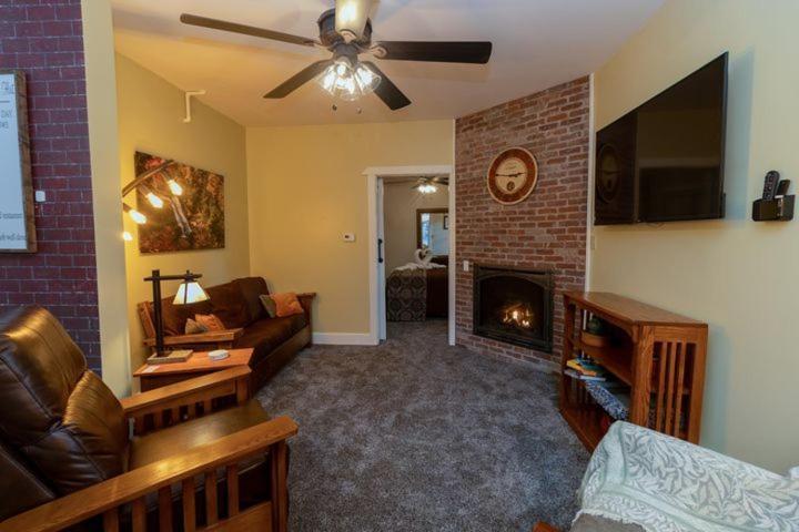 Lake Pointe Inn McHenry Esterno foto
