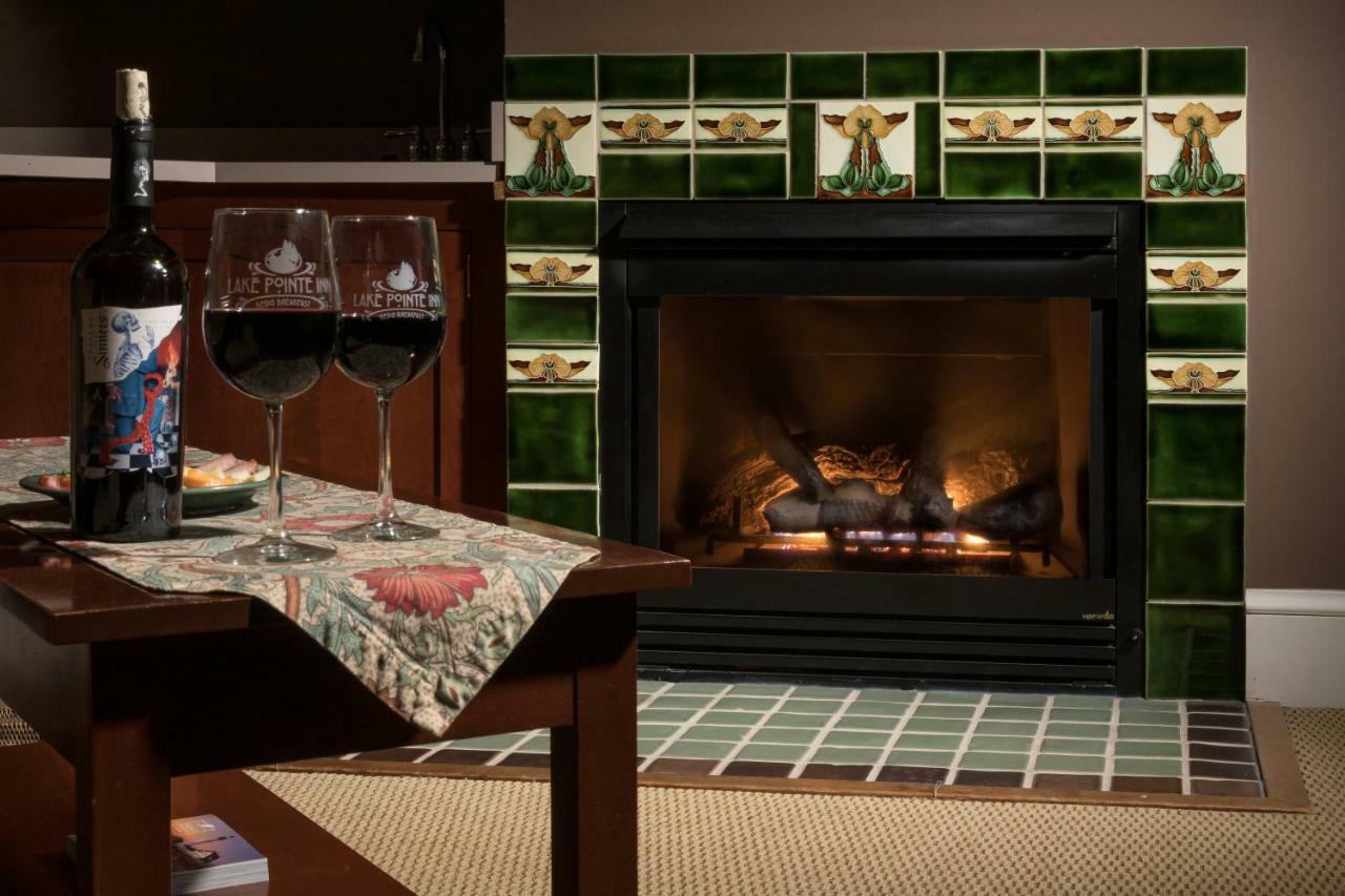 Lake Pointe Inn McHenry Esterno foto